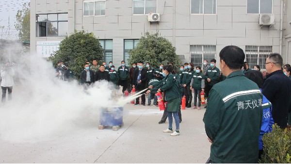 草莓影视APP污下载儀表加強安全意識，全體員工進行消防演練